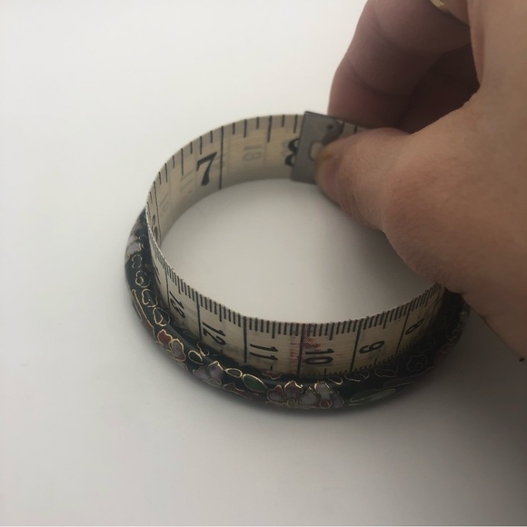 VTG Chinese Cloisonné Black Pink Green Enamel Floral Bangle 7.7”/ 2.4” Diameter - Picture 5 of 6